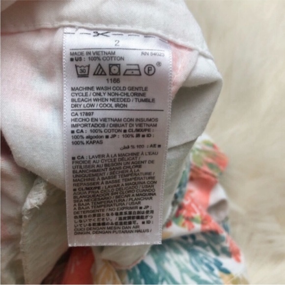 Old Navy Beachy Cotton Shorts - Picture 7 of 7